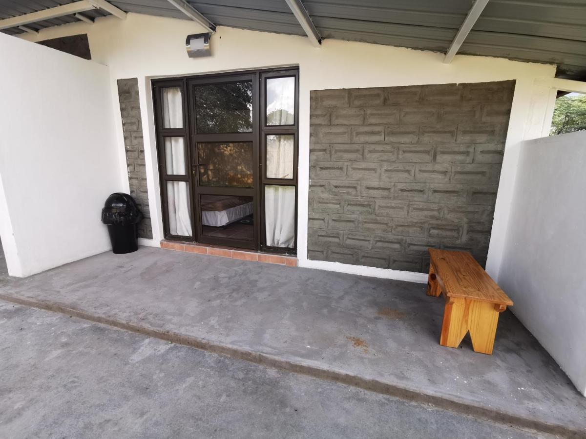 Happy Forest B&B Katima Mulilo ภายนอก รูปภาพ