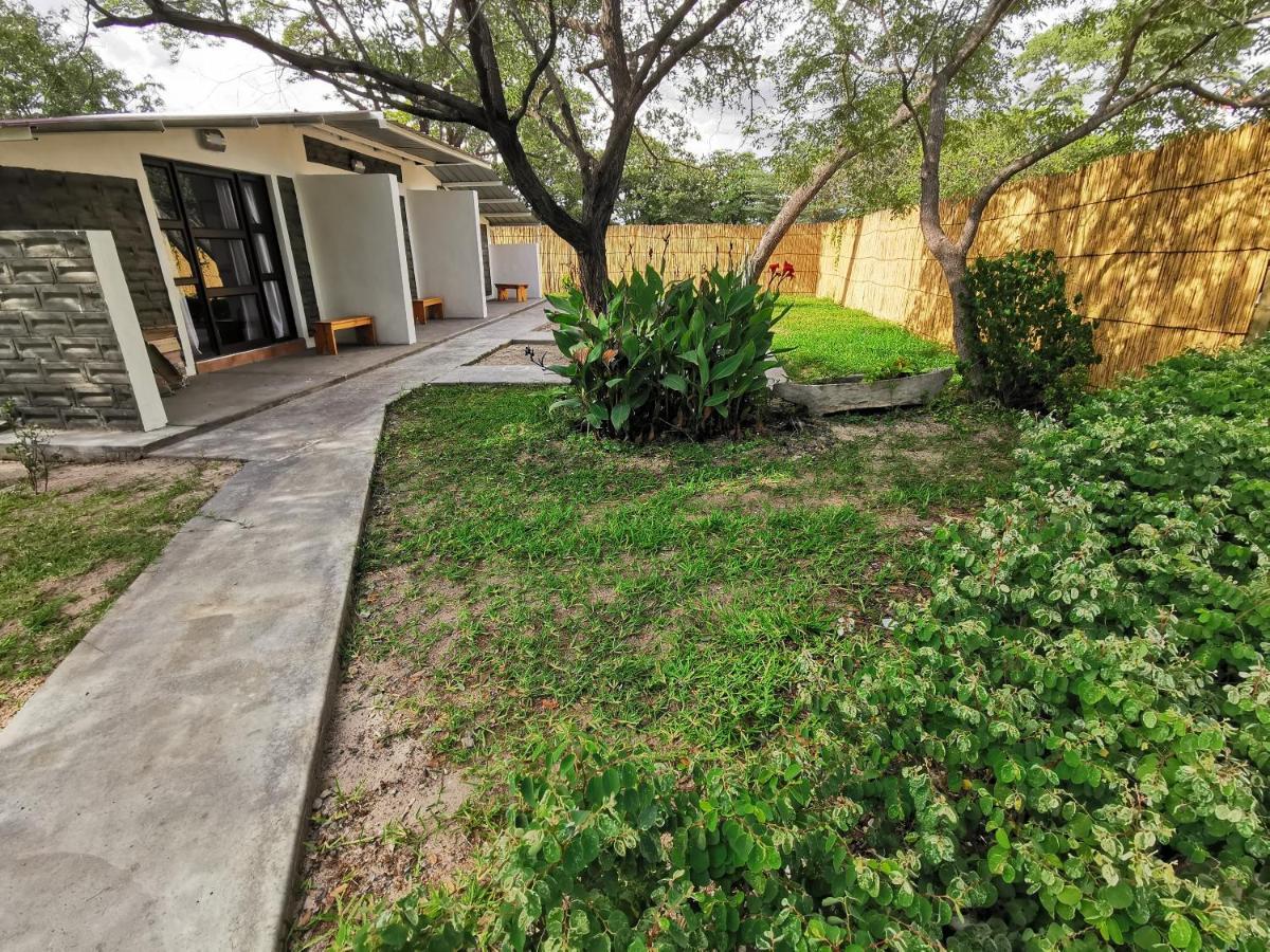 Happy Forest B&B Katima Mulilo ภายนอก รูปภาพ