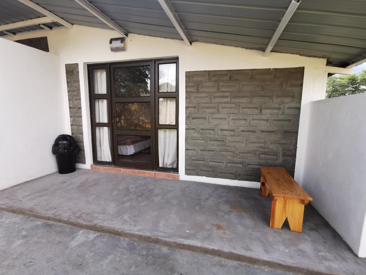 Happy Forest B&B Katima Mulilo ภายนอก รูปภาพ