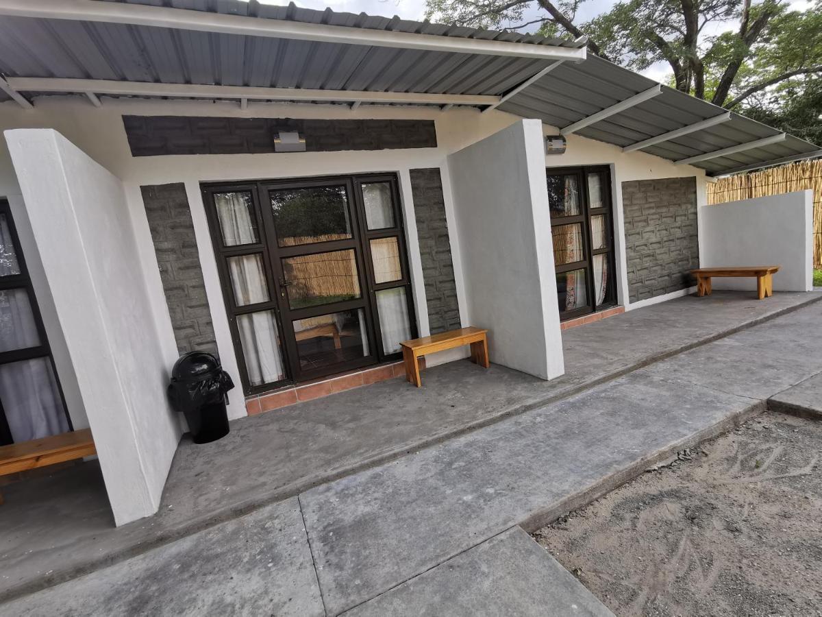 Happy Forest B&B Katima Mulilo ภายนอก รูปภาพ