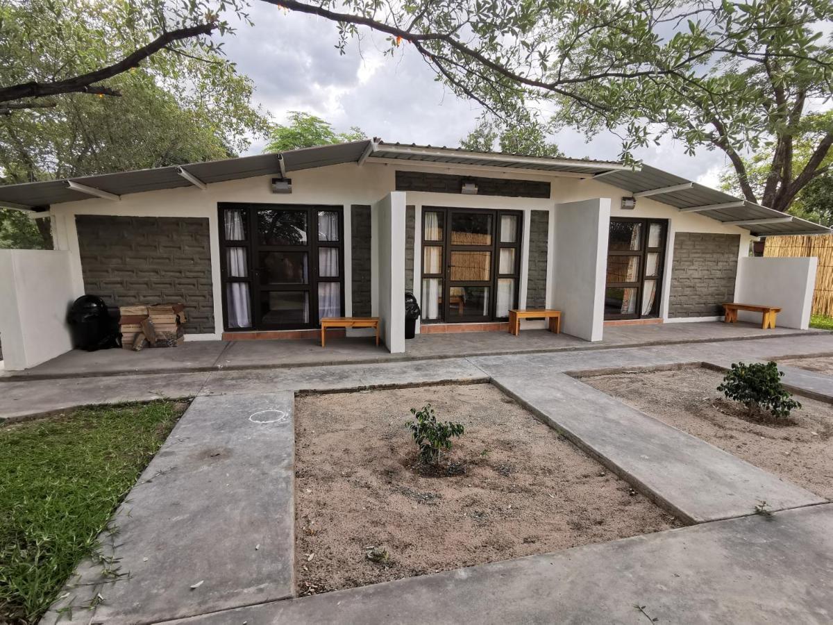 Happy Forest B&B Katima Mulilo ภายนอก รูปภาพ