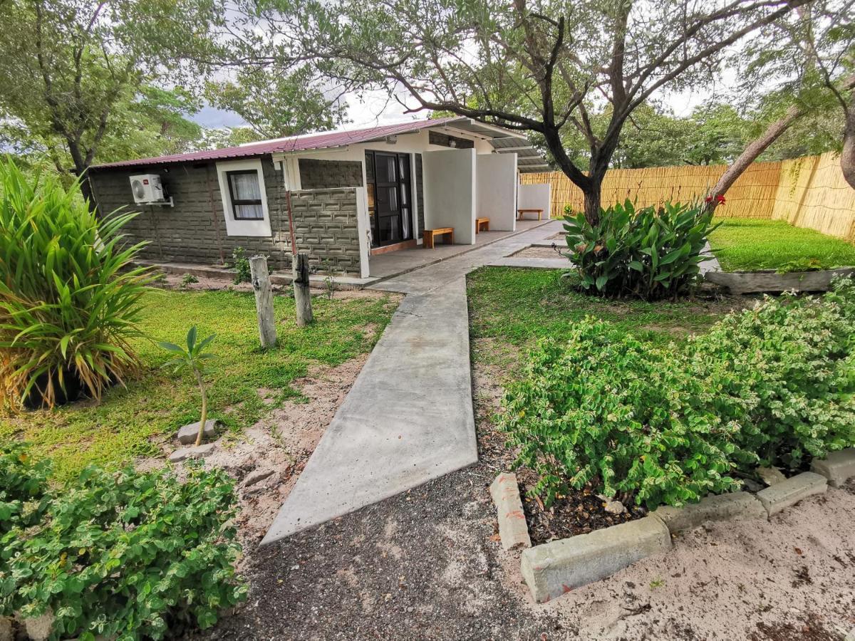 Happy Forest B&B Katima Mulilo ภายนอก รูปภาพ