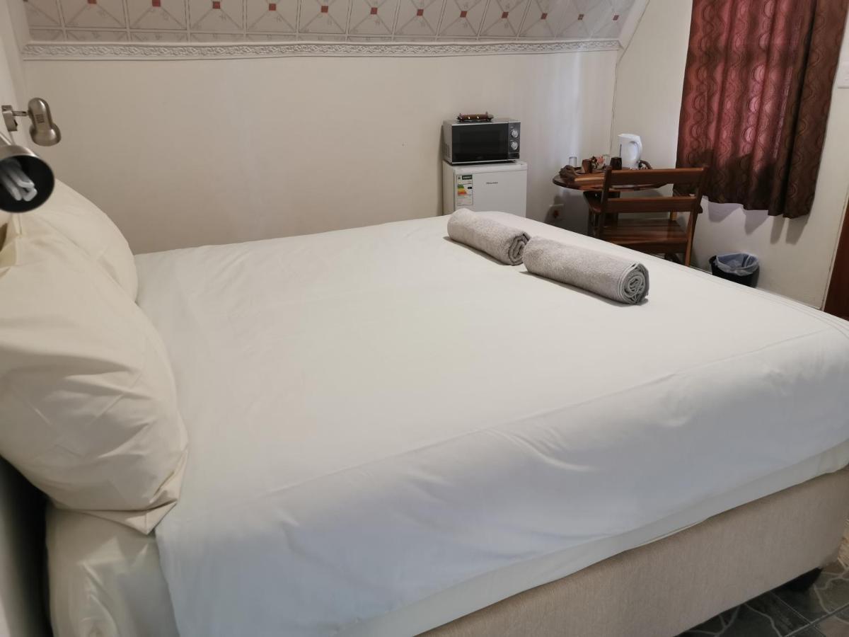 Happy Forest B&B Katima Mulilo ภายนอก รูปภาพ