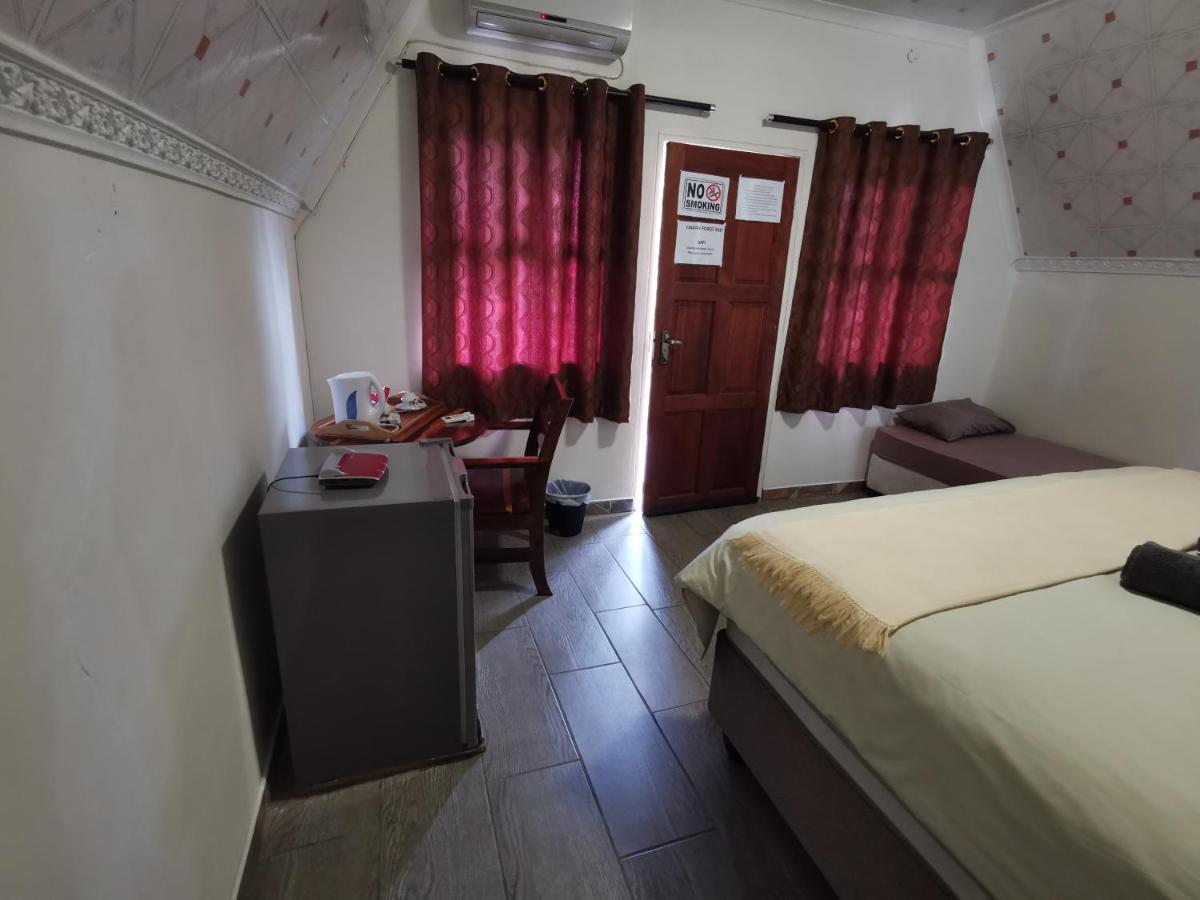 Happy Forest B&B Katima Mulilo ภายนอก รูปภาพ