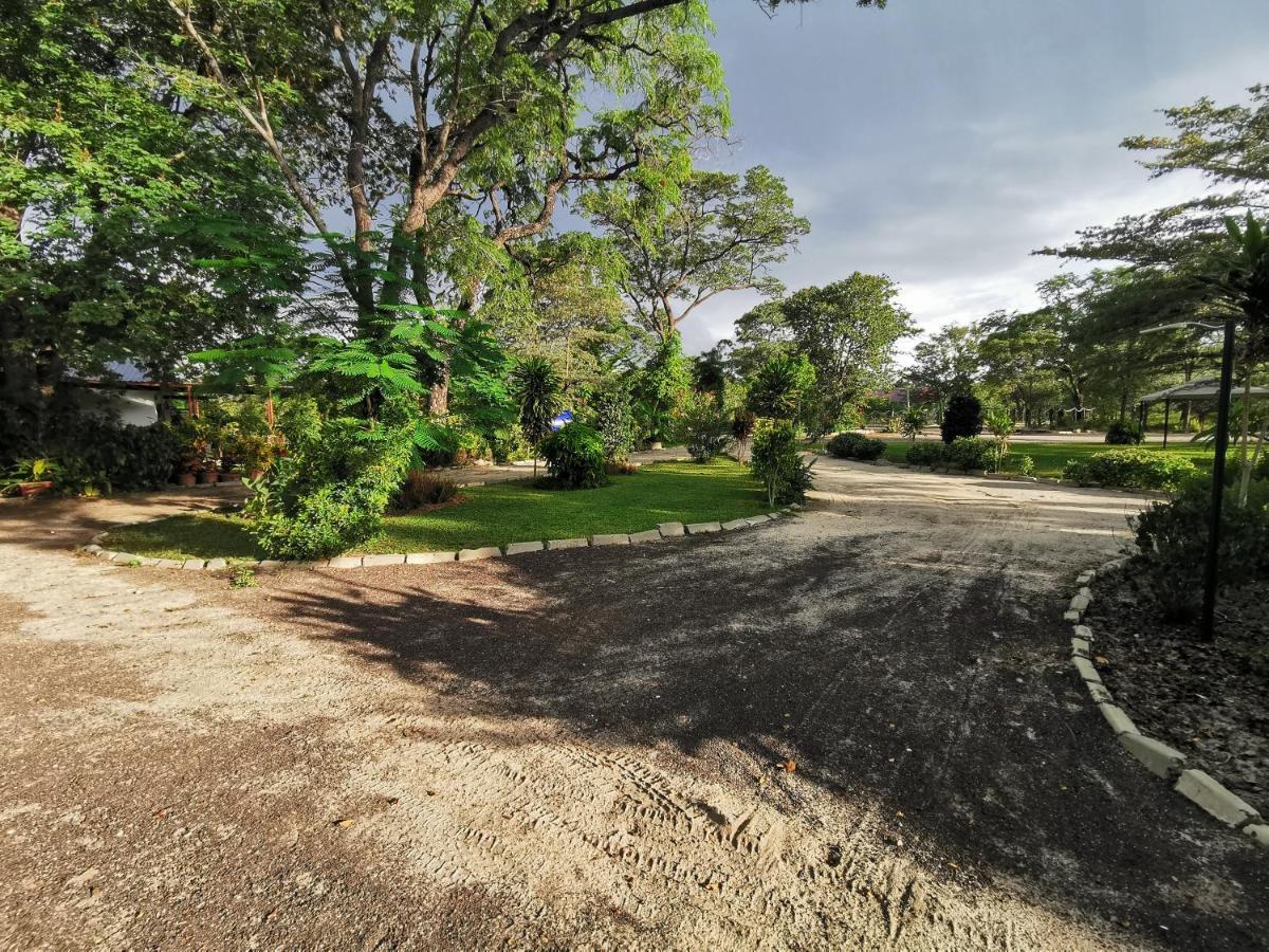 Happy Forest B&B Katima Mulilo ภายนอก รูปภาพ